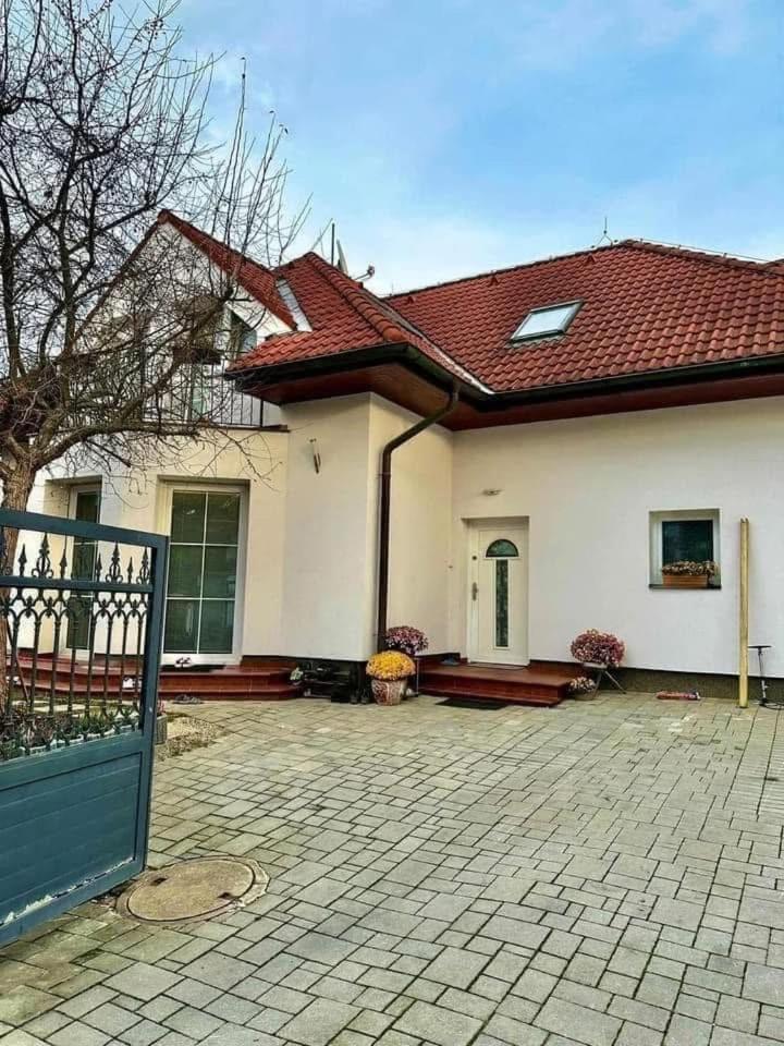 Cozy Sapa Stay Prague Extérieur photo